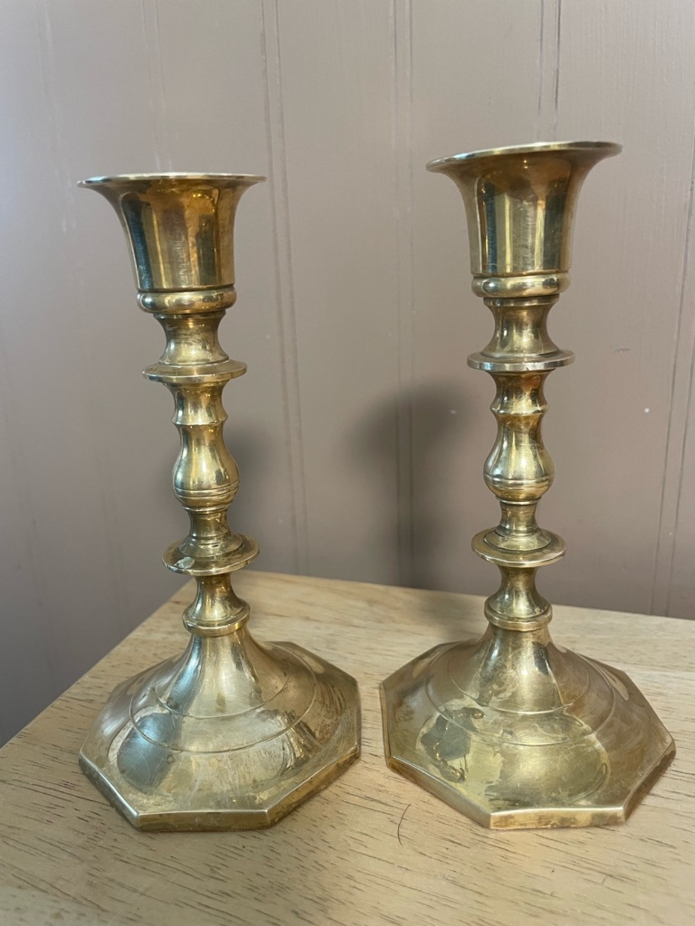 Collection of 4 solid brass taper candle holders, 2 stands, 1 leaf. I heart swan - Picture 2 of 12